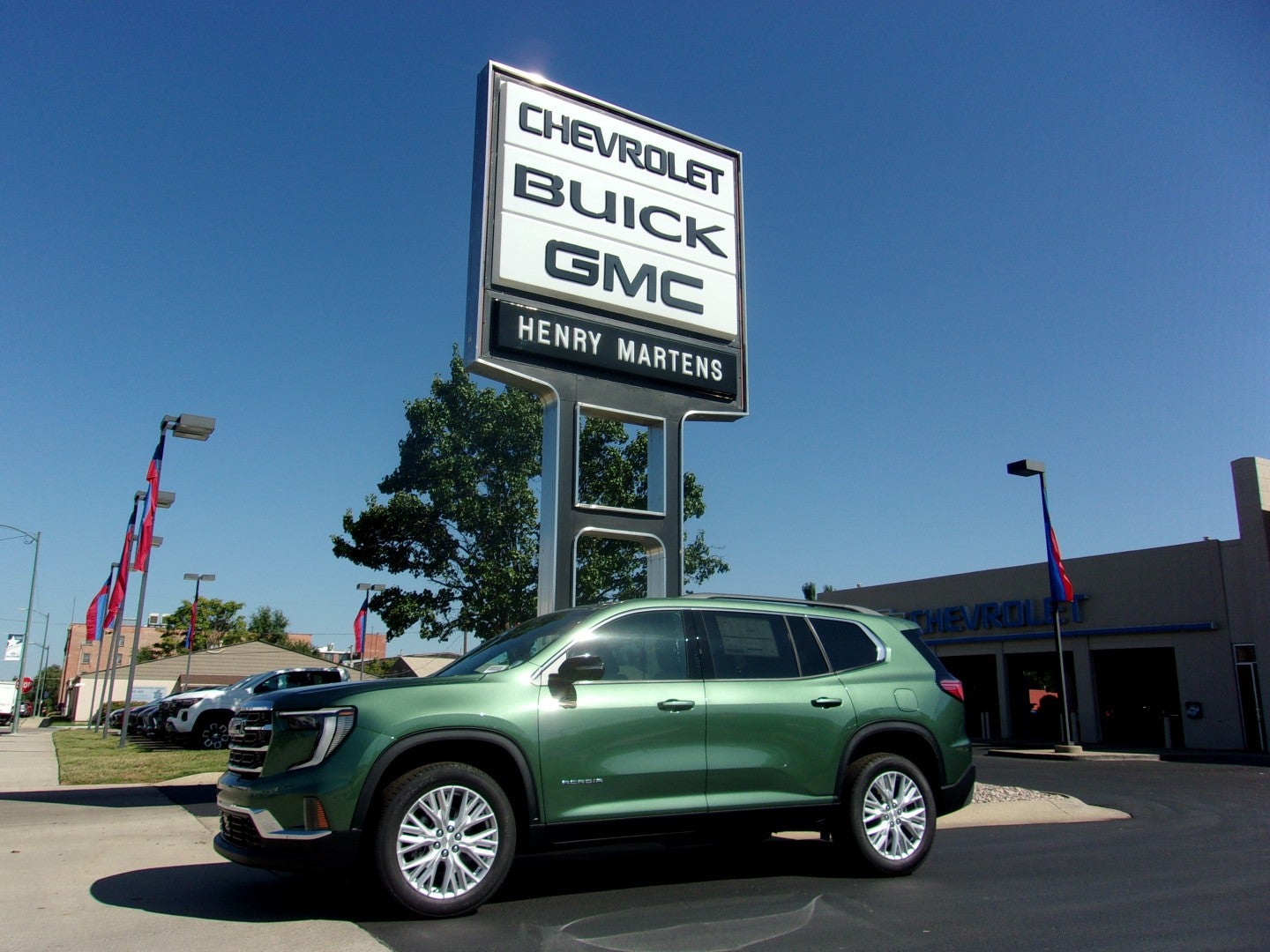 2027 GMC Acadia Elevation