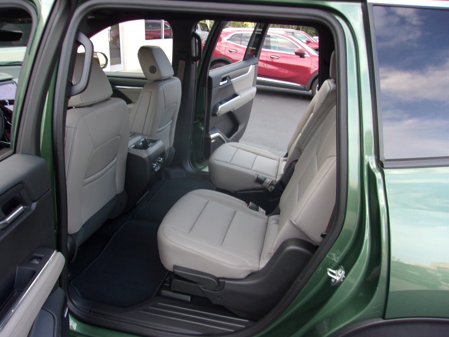 2027 GMC Acadia Elevation