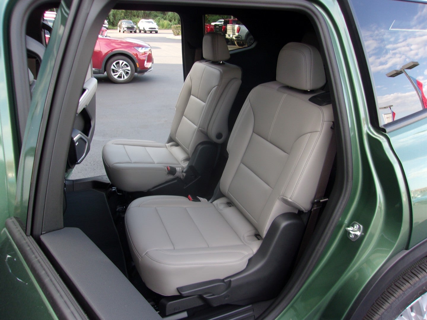 2027 GMC Acadia Elevation