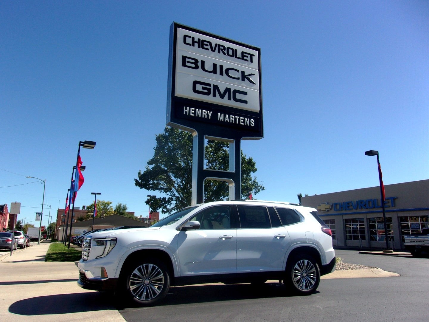 2027 GMC Acadia Denali