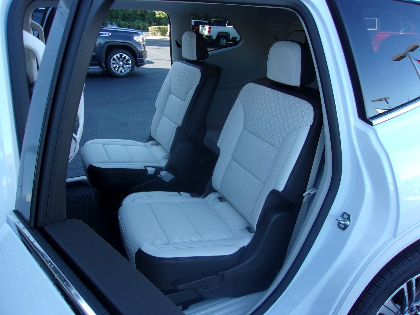 2027 GMC Acadia Denali