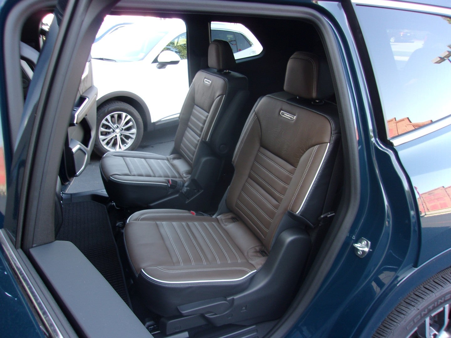 2027 GMC Acadia Denali Ultimate