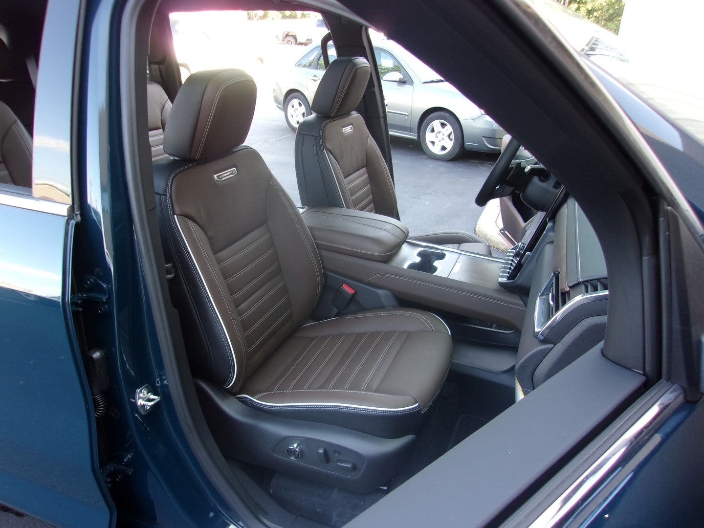 2027 GMC Acadia Denali Ultimate