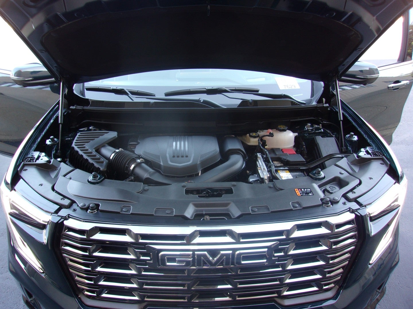 2027 GMC Acadia Denali Ultimate