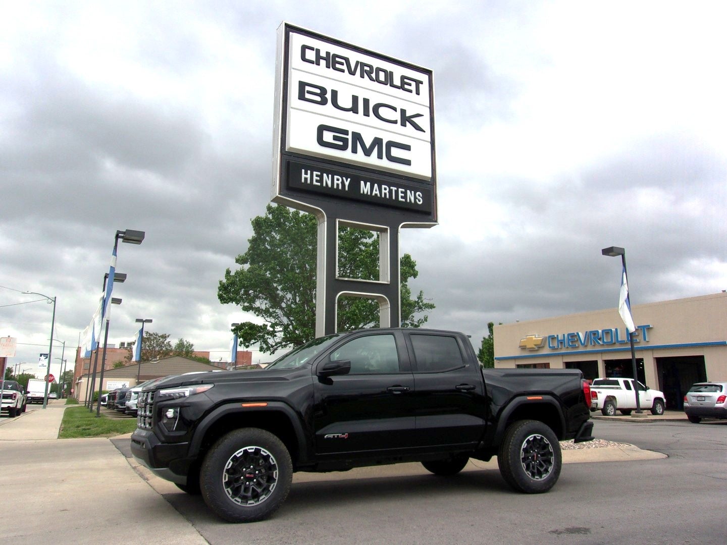 2026 GMC Canyon 4WD AT4 Crew Cab Short Box's photo