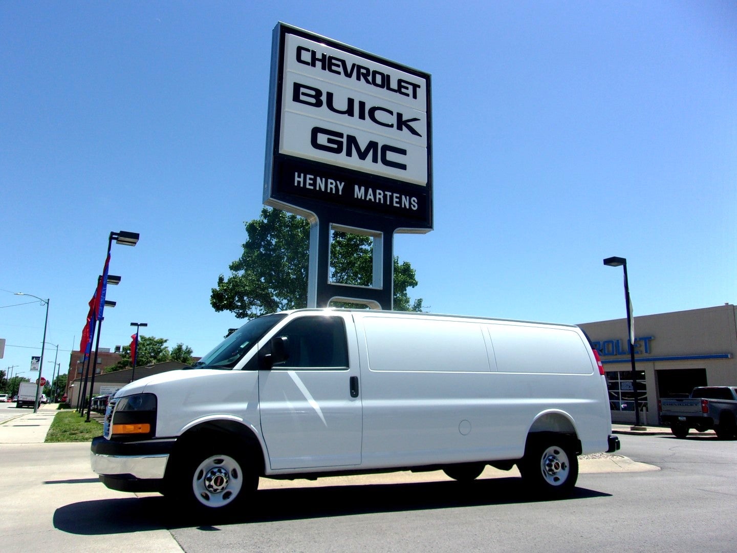 2026 GMC Savana 2500 Ext WB's photo