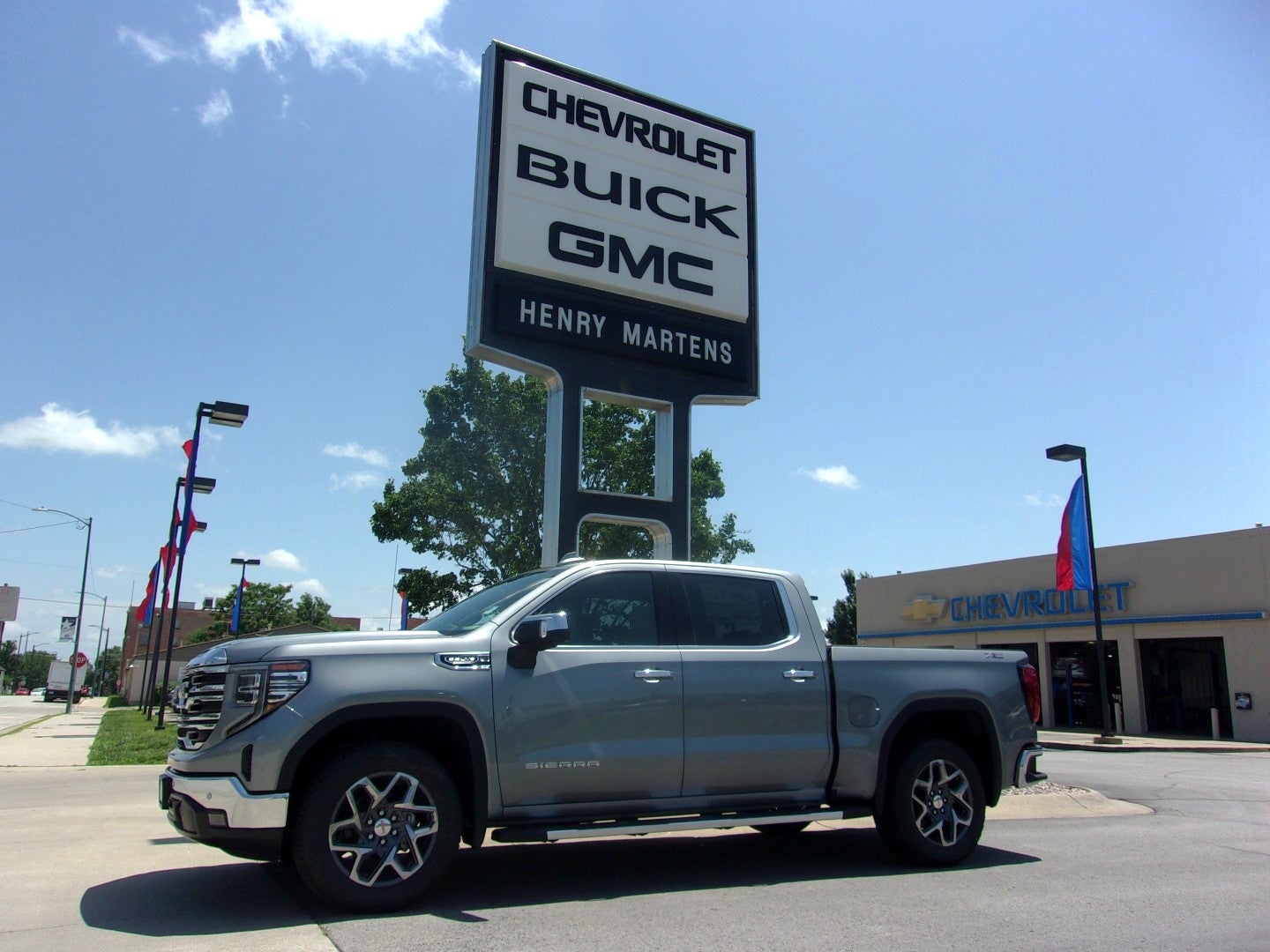 2026 GMC Sierra 1500 SLT