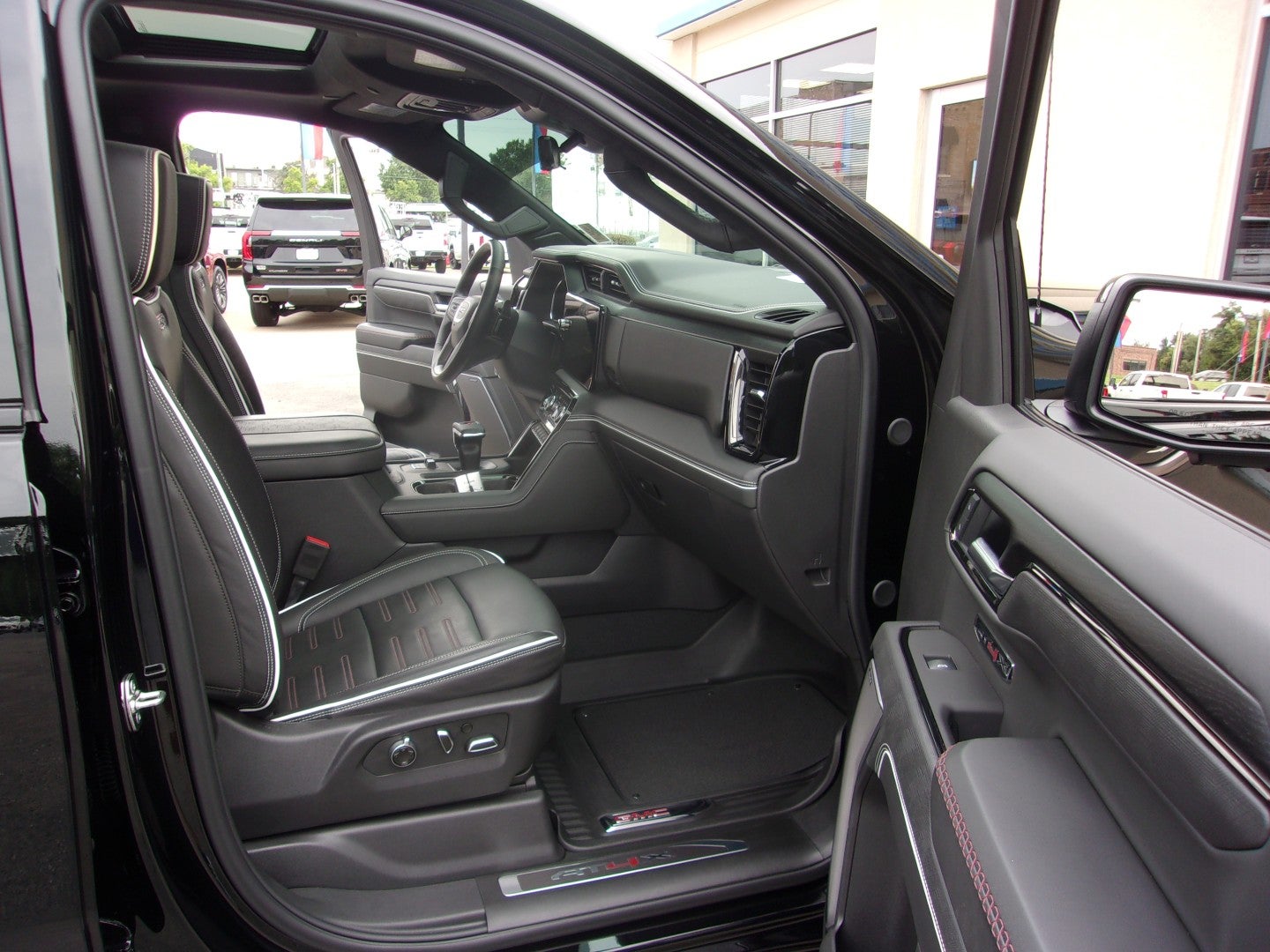 2025 GMC Sierra 1500 AT4X