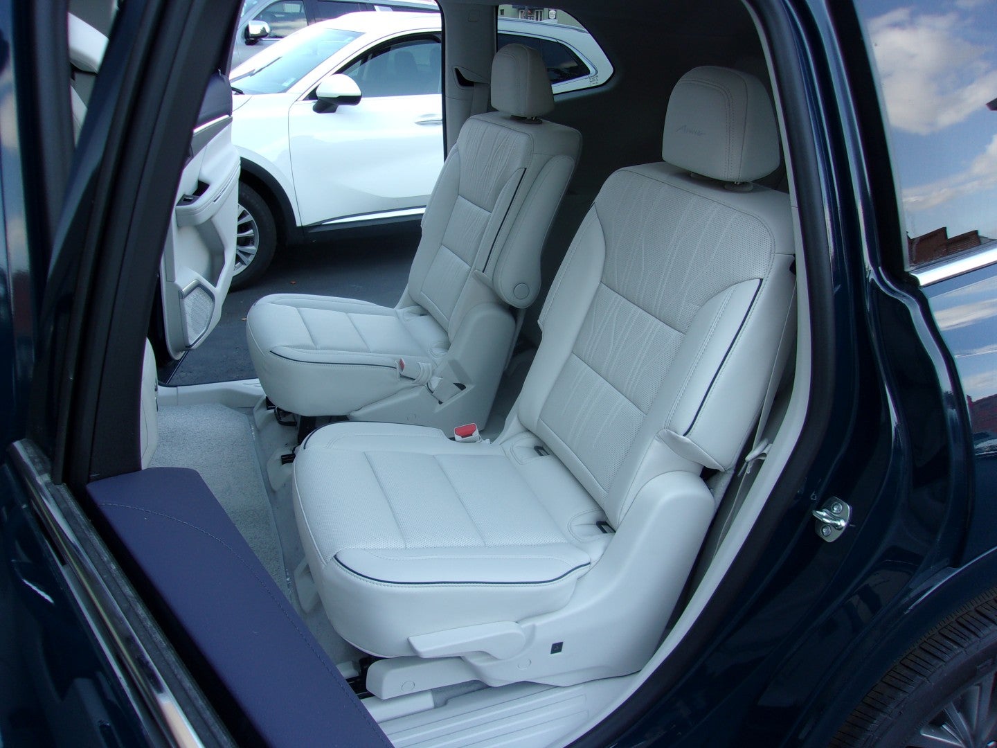 2027 Buick Enclave Avenir