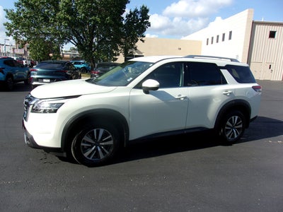 2024 Nissan Pathfinder SL